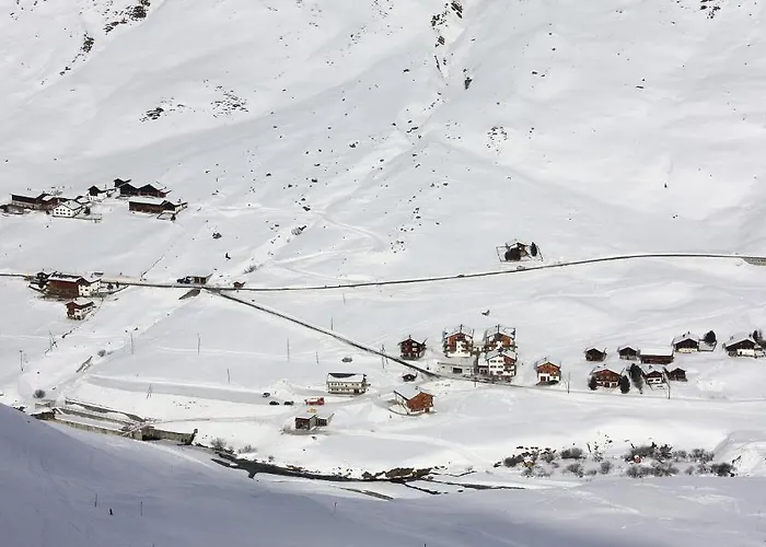 Stoffel Apartment Avers